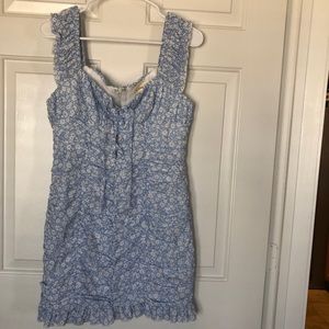 Light Blue Floral Dress w/ Ruffled Sleeves!